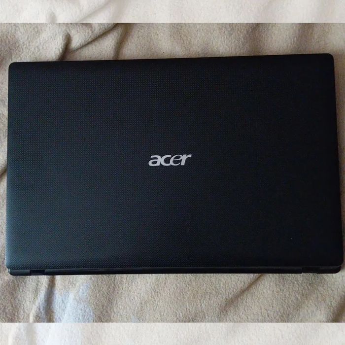 Поодам ноутбук aser