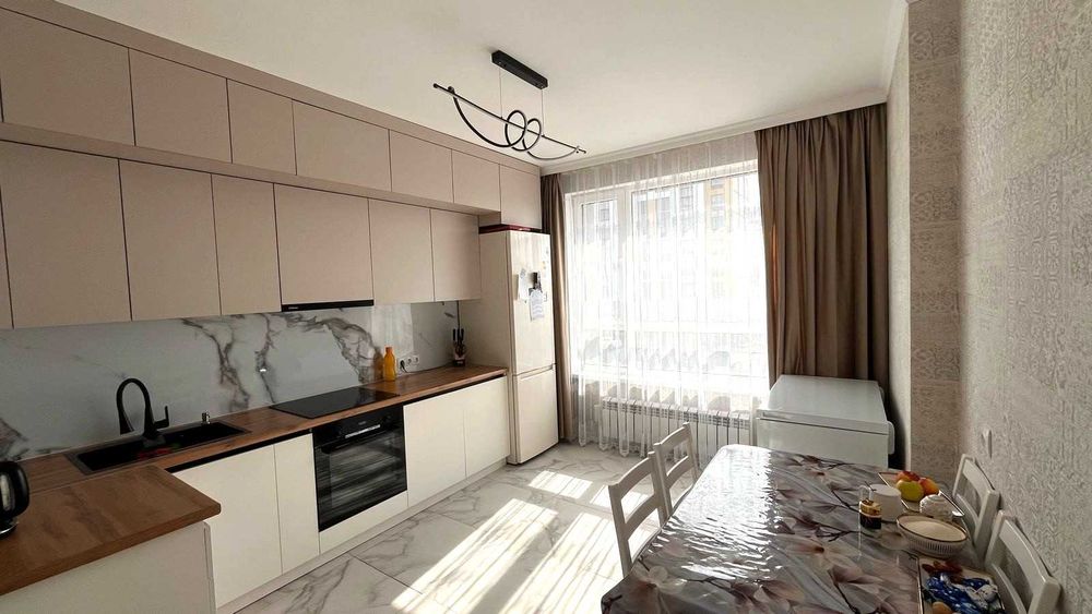 gПродадим 2 ком. кв. ЖК Балауса (Сенсата ) 60 кв., 2 эт., 37 млн