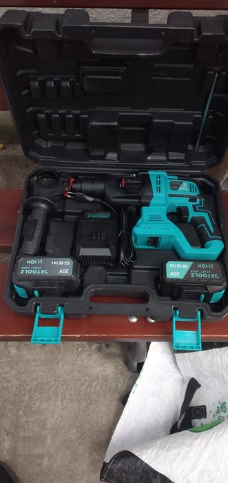 Vând bormașini noi