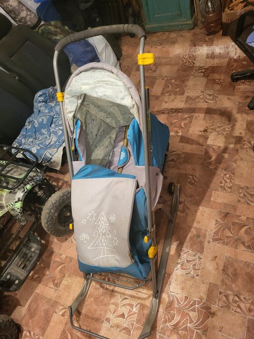 Продам санки детские