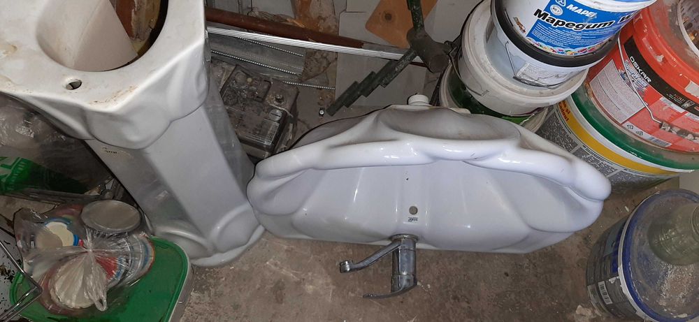 Vand covor dimensiunea 2,5 ×3,5 m si chiuveta Samsonite model deosebit