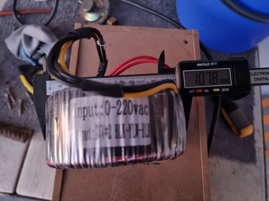 Transformator toroidal 2*25V 200W