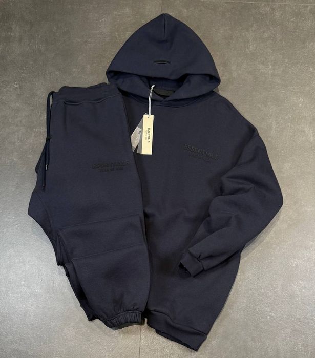 Мъжки екип Essentials