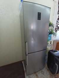 Продам Холодильник ATLANT высота 1950+65+70 холодильнику 4 года очень