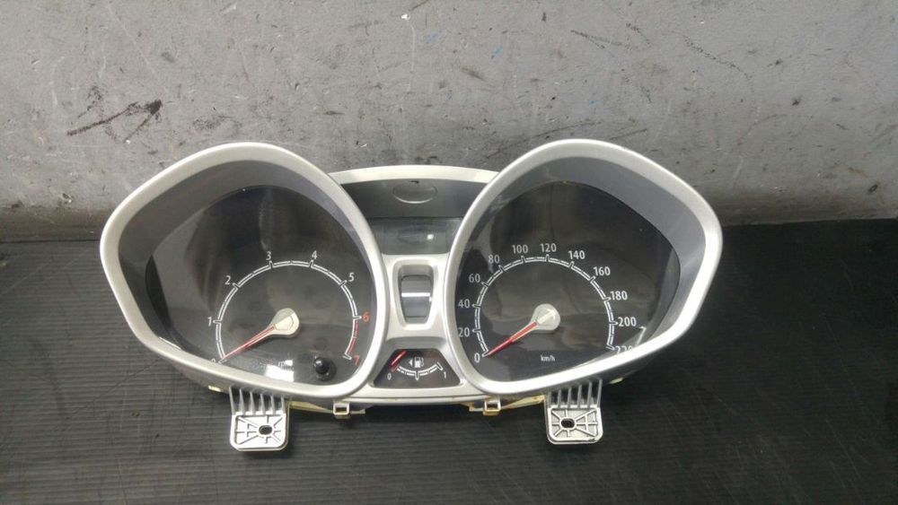 Ceasuri bord ford fiesta 6 cb1 ccn vp8a6f10894bc vp8a6f10894ca