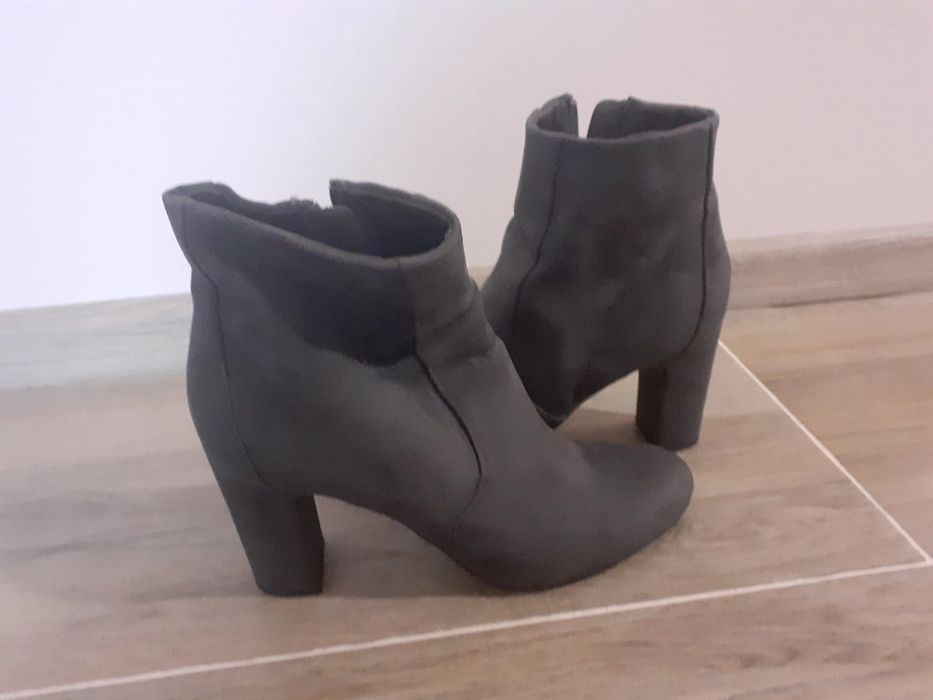 Botine/ghete  piele întoarsă nr 39