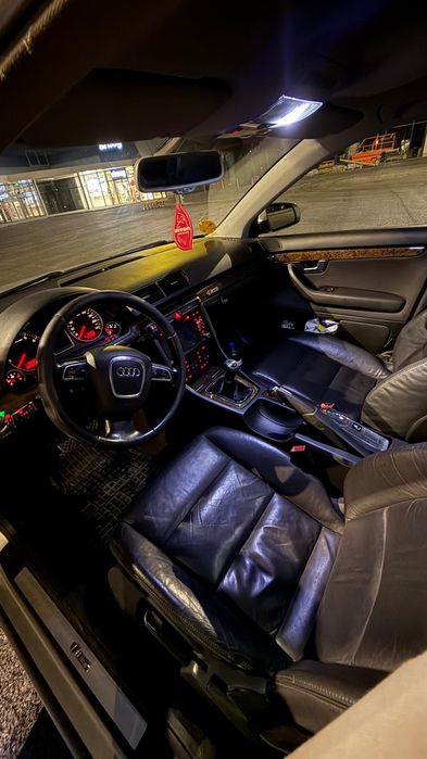 Vând audi A4 b7 1.6 benzina