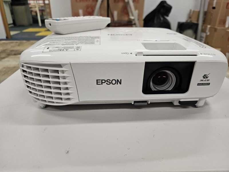 Epson EB-U05 – Full HD LCD мултимедиен проектор