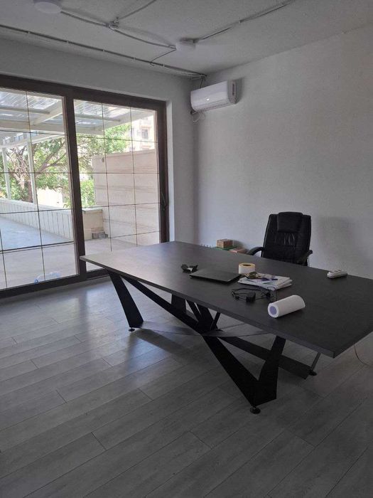 Срочно продаётся нежилое помещение в Мирзо - Улугбекском районе.