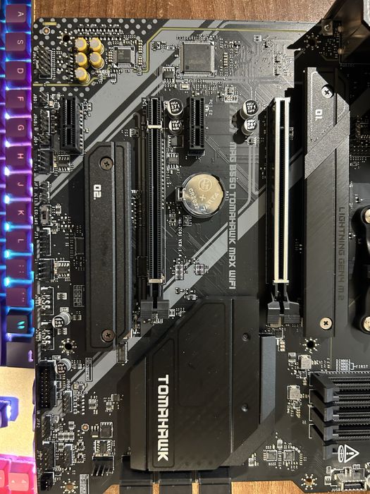 Placa de baza MSI B550 MAG Tomahawk MAX WIFI AM4