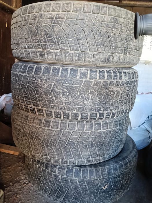 продаем шины на RAV 4