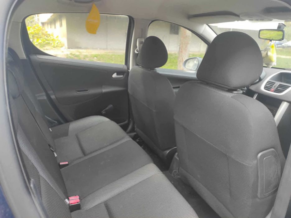 Спешно продавам Пежо в идеално състояние!