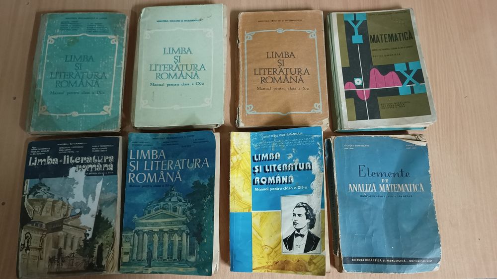 Cărți școlare vechi