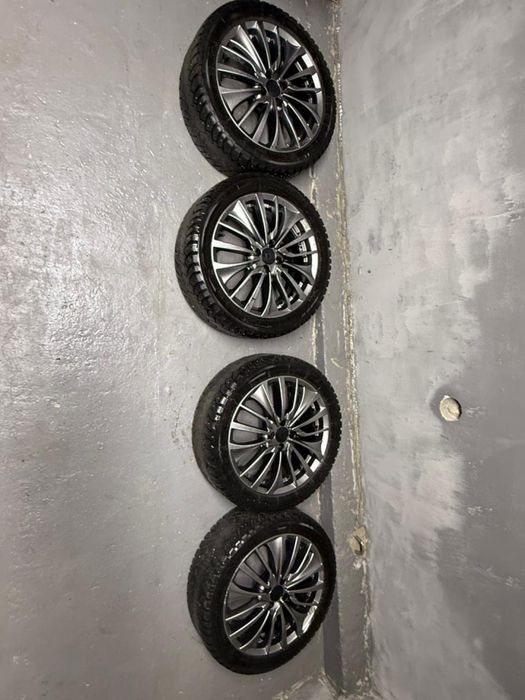 Диски на 17. Резина на ней в подарок.