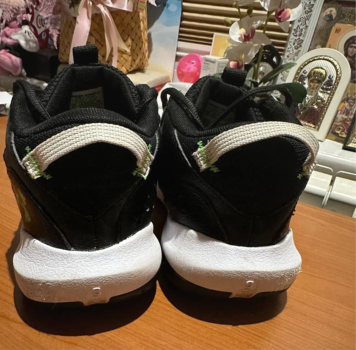 Adidași  băieți mărimea 38