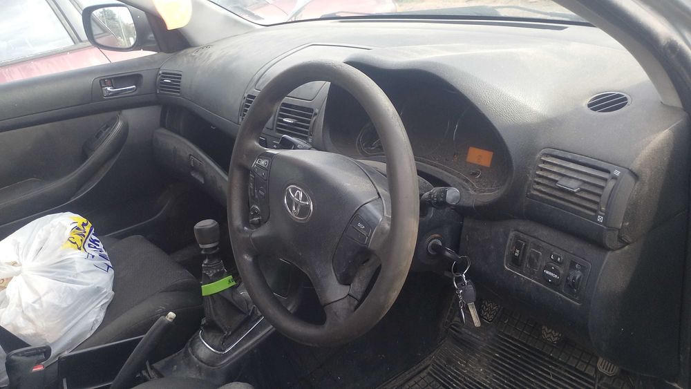 Toyota avensis 2007 2.0 дизел