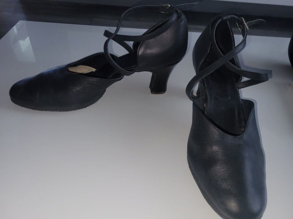 Pantofi dans profesionali