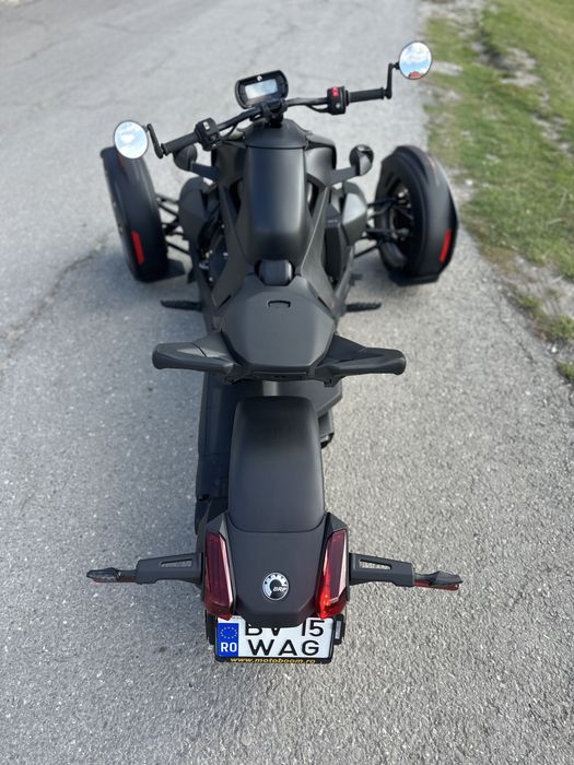 Can-Am Ryker 900 / 1100 km - Se conduce Cu B