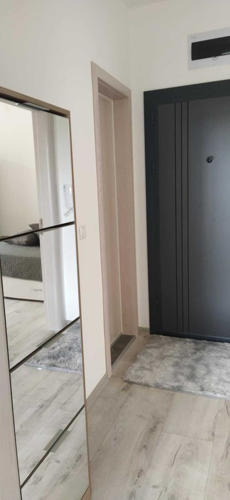 Дава се под наем Тристаен апартамент в Варна, Център - 60 кв.м за 612 € - Снимка #1