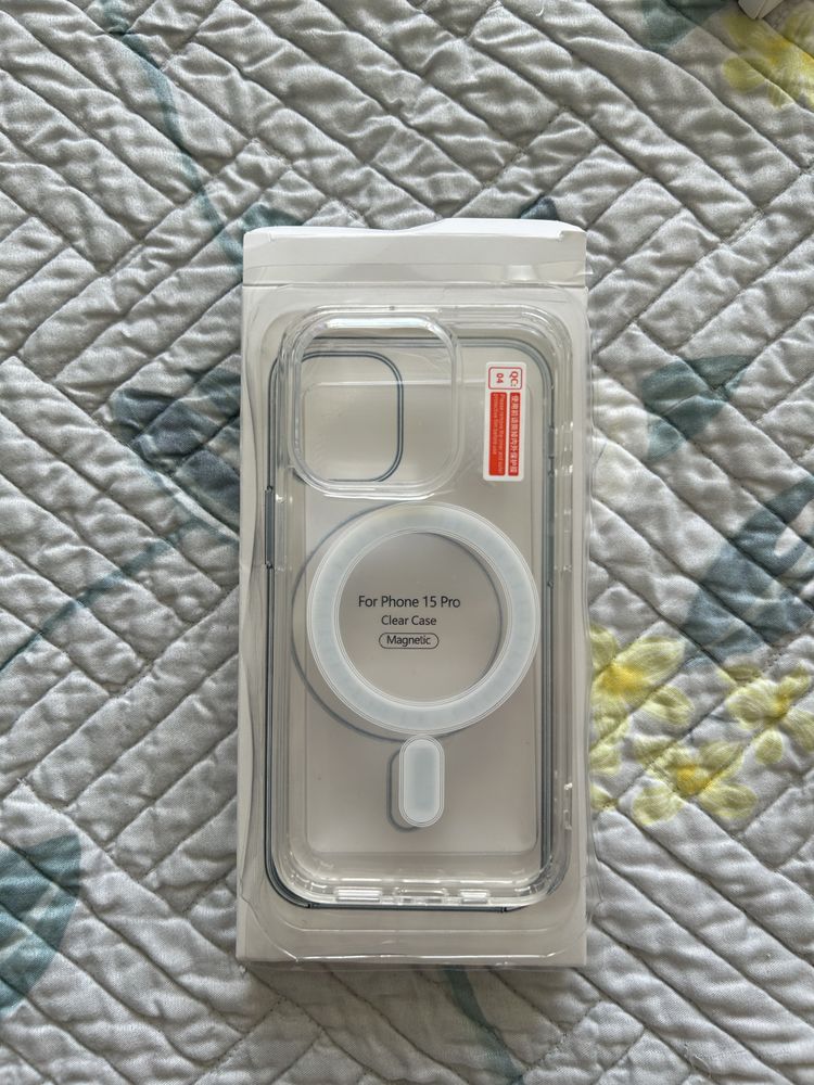 Husa IPhone 15 Pro cu MagSafe