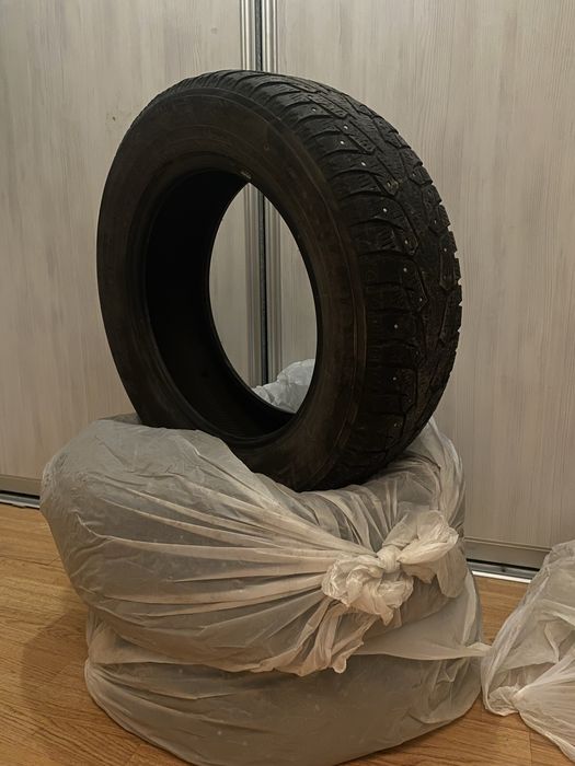 Шины зимние в хорошем состоянии