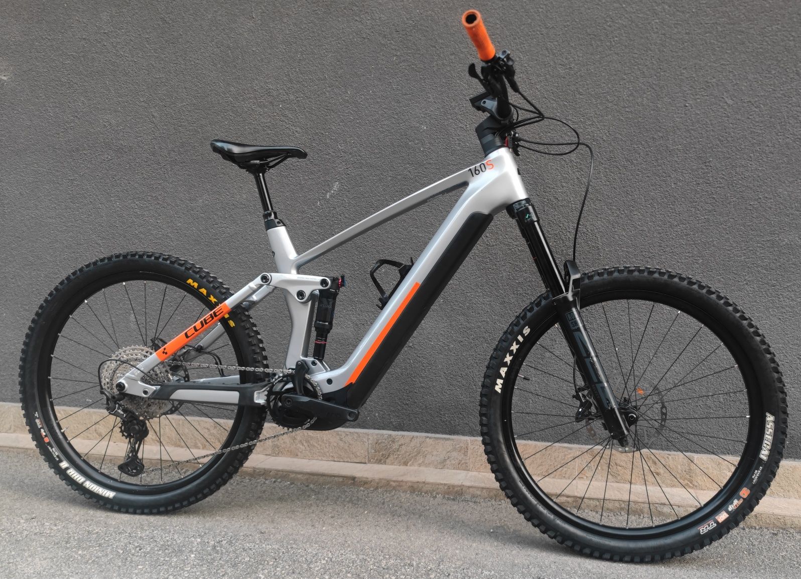 Карбонов Електрически Велосипед 27.5 Cube Bosch CX Smart System 750Wh