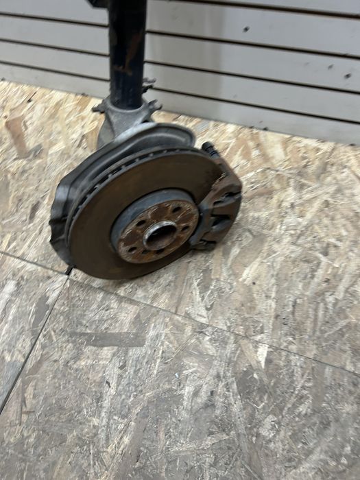 Fuzeta / amortizor / etrier / Bmw X1 F48 X2 F39 F45 F46 dreapta