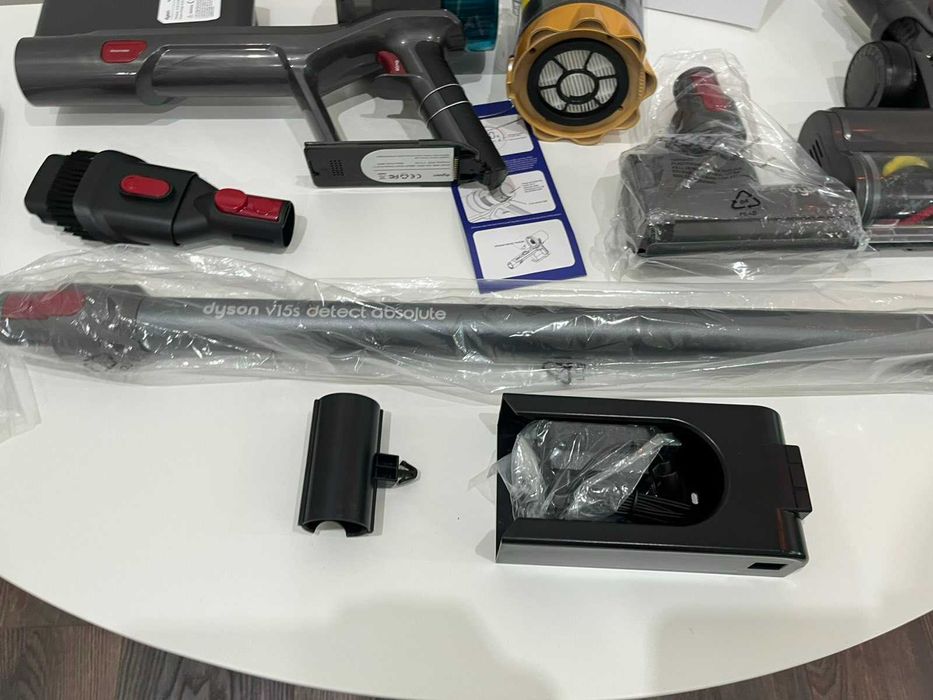 Dyson V15s Detect Submarine