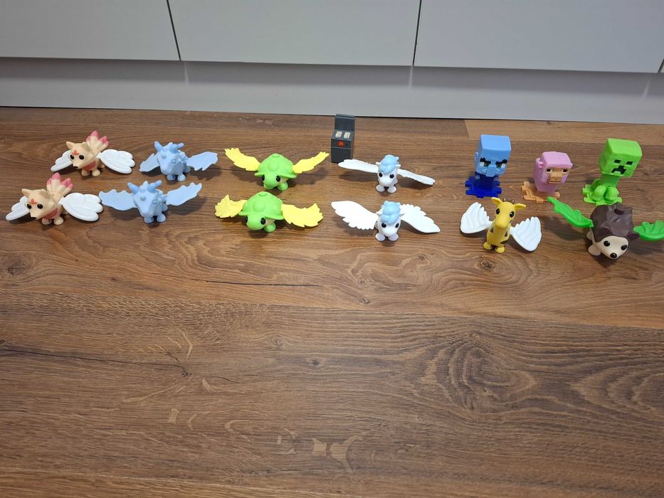 Figurine Adopt me , Mc donald noi