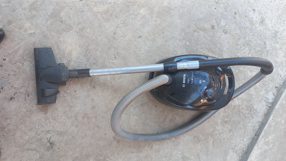 Пылесос Bosch logo 2100 W