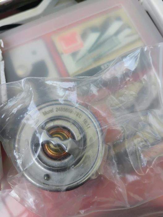 Vând termostat apa Perkins, Landini