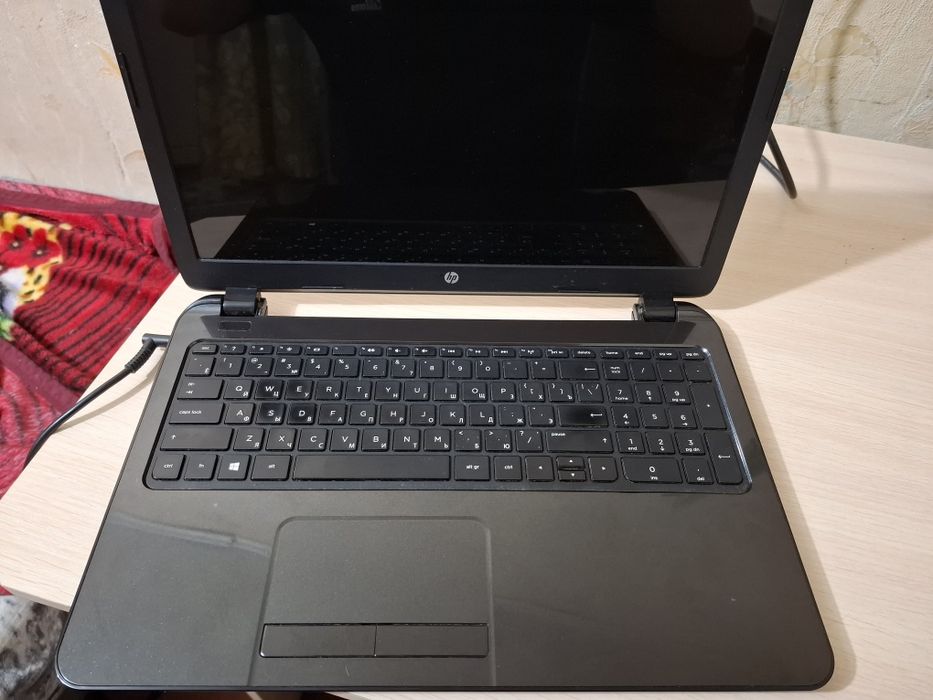 Ноутбук HP для учебы и работы.