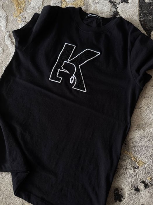 Оригинална тениска Armani Karl XS размер