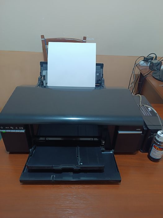 Принтир Л 805 сотилади холати зу́р кам ишлатилган