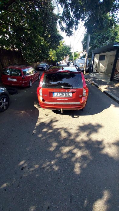 Volvo V50 – 2010 – 1.6D – Dublu climatronic, piele crem, pilot automat