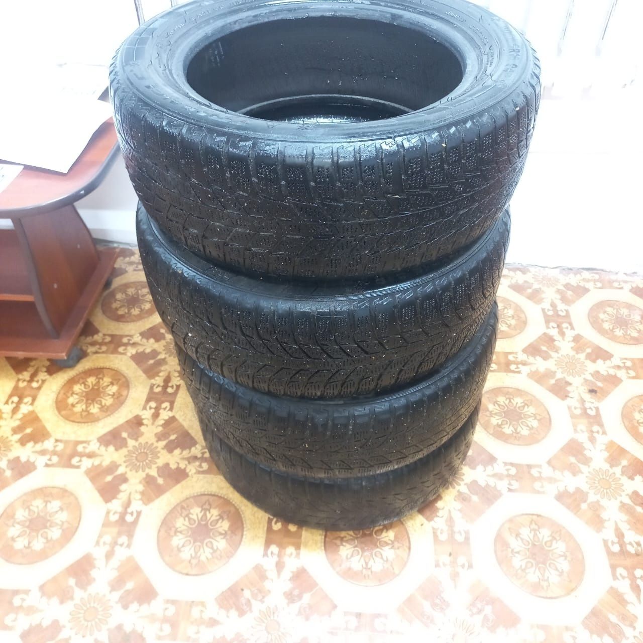 Продам б/у шины липучки