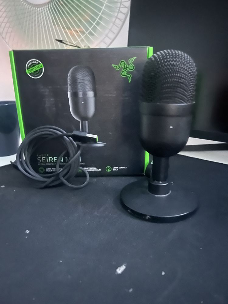 Продаю микрофон для компьютера rizen siron mini с коробкой  почти новы