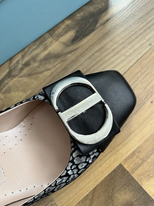 Черни официални обувки на нисък дебел ток