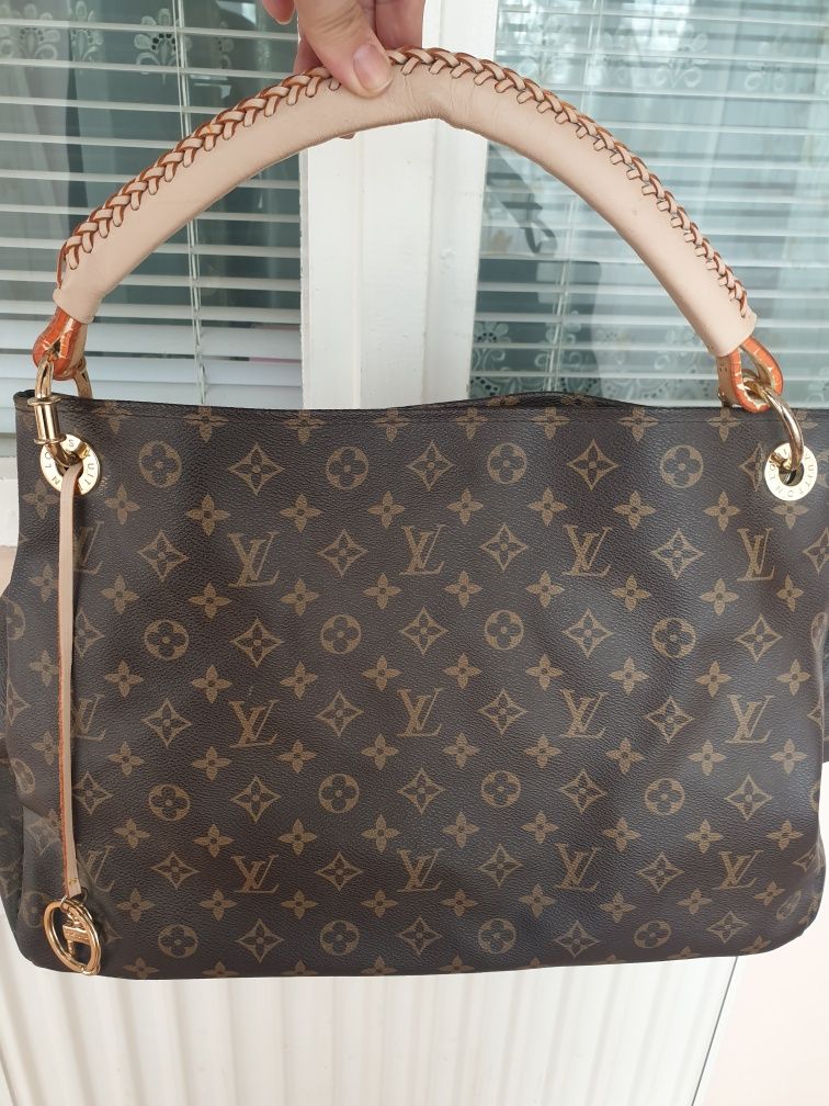 Geanta Louis Vuitton