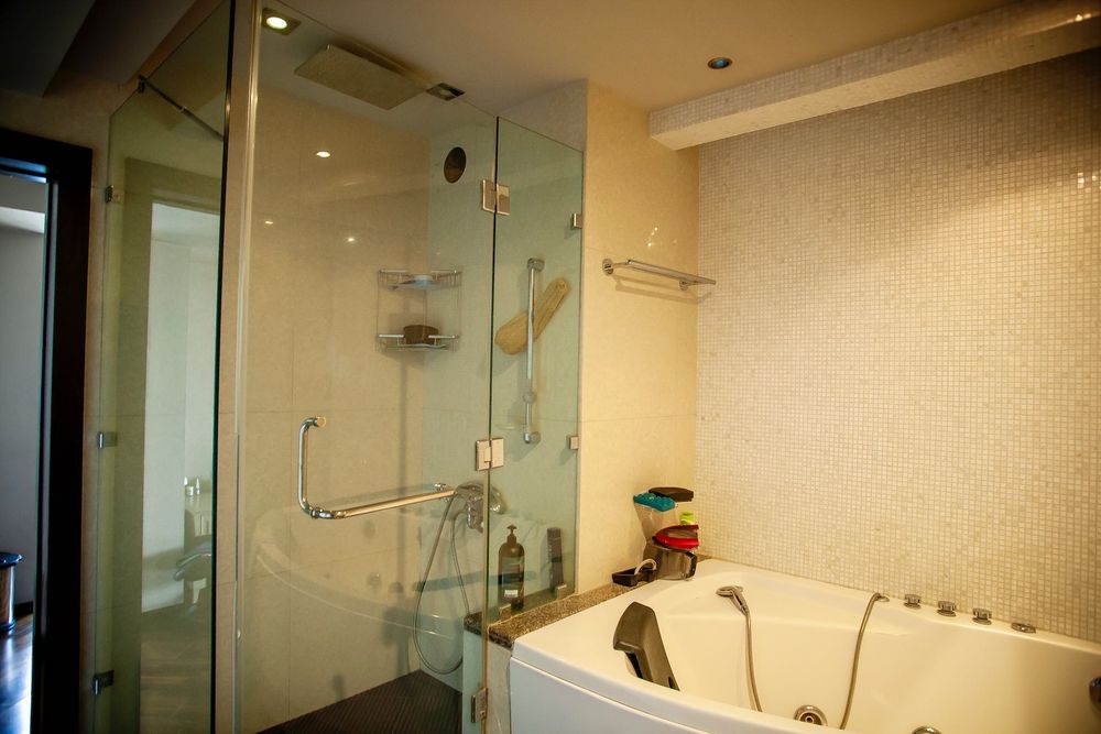 Срочная продажа! Большая квартира, на Хамида Алимджана. 18 этаж