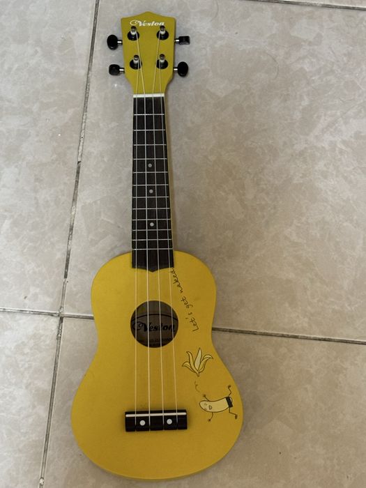 Продам укулеле в отличном состоянии