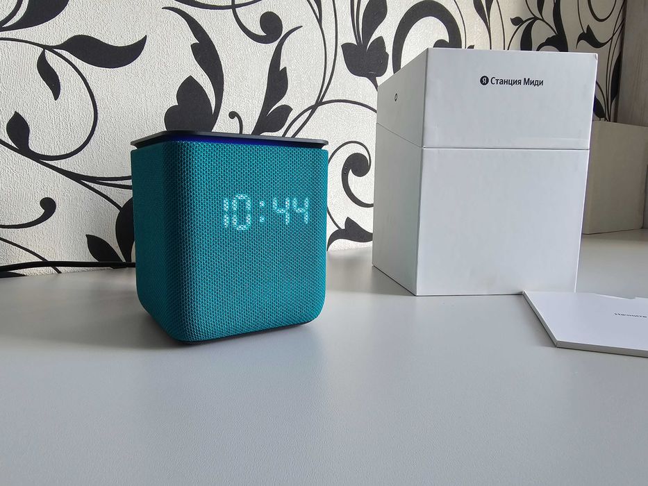 ПРОДАМ Яндекс Станция Миди (24Вт) Изумрудный. Практический НОВОЕ