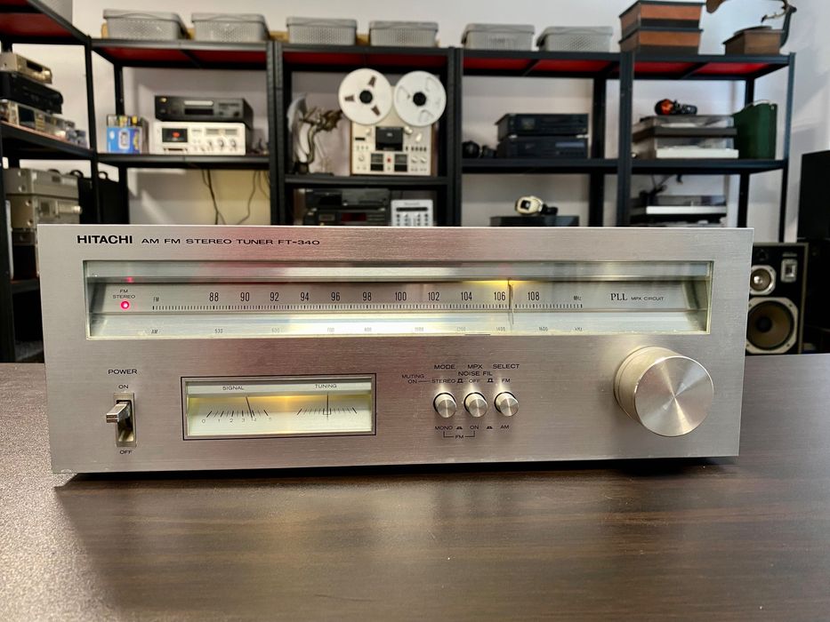 Аналогов тунер Hitachi