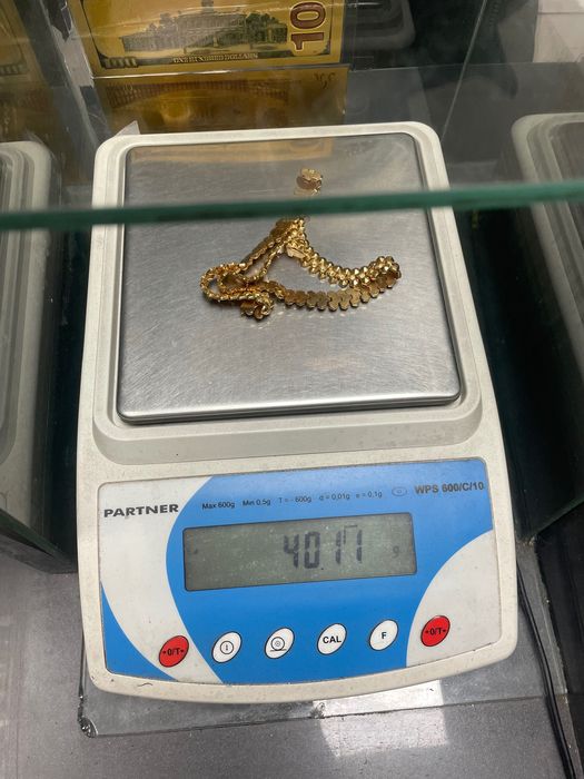 Vând aur:14 k-400 lei,18 k-500 lei