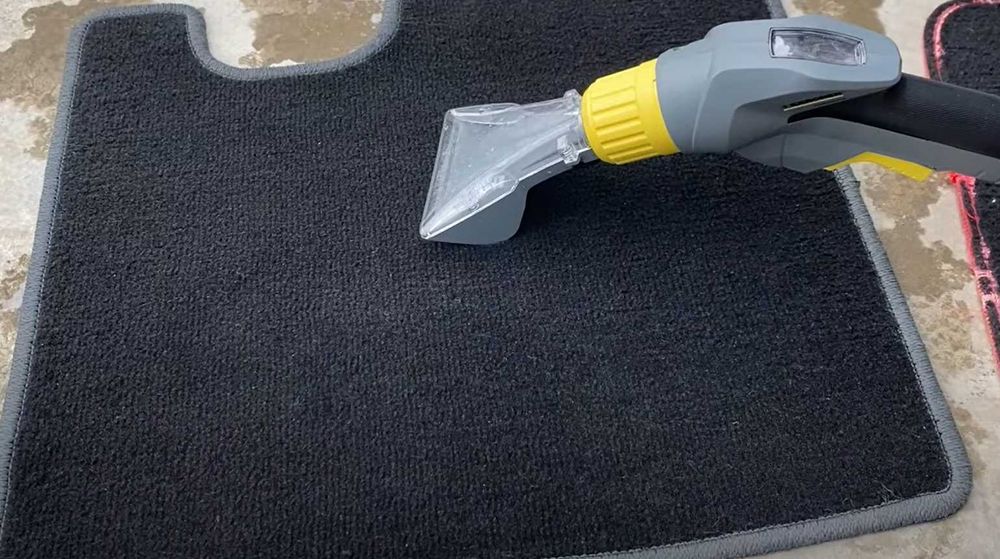 Inchiriez aspirator profesional curatare canapele