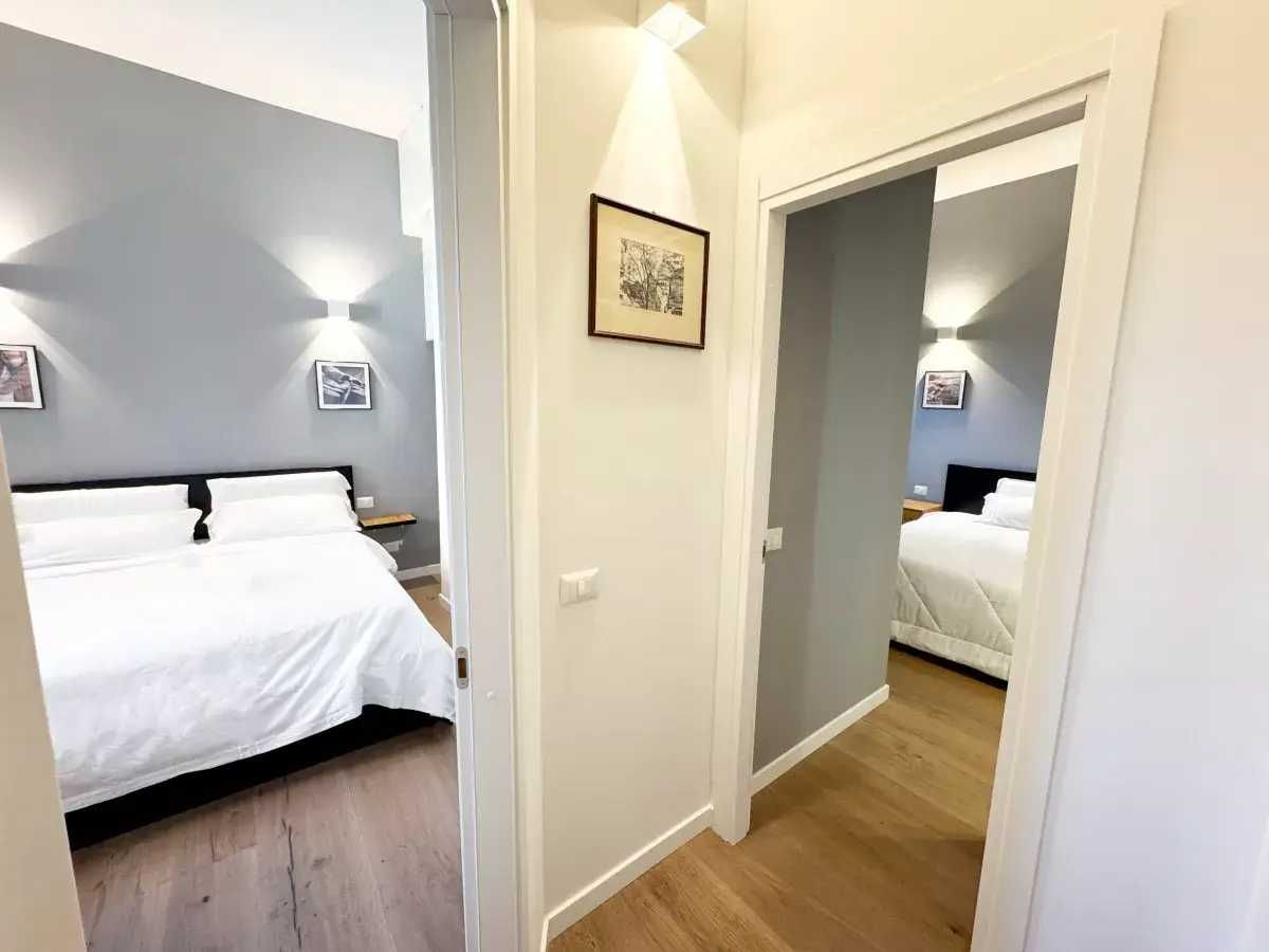 Дава се под наем Тристаен апартамент в София, Център - 90 кв.м за 510 € - Снимка #3