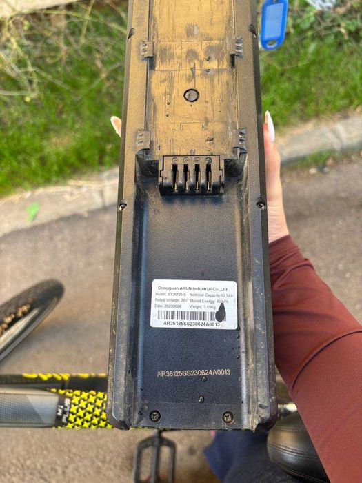 Vând bicicletă electrică Eleglide M1