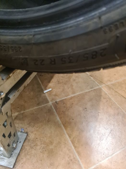 Продавам гуми 285/35/22