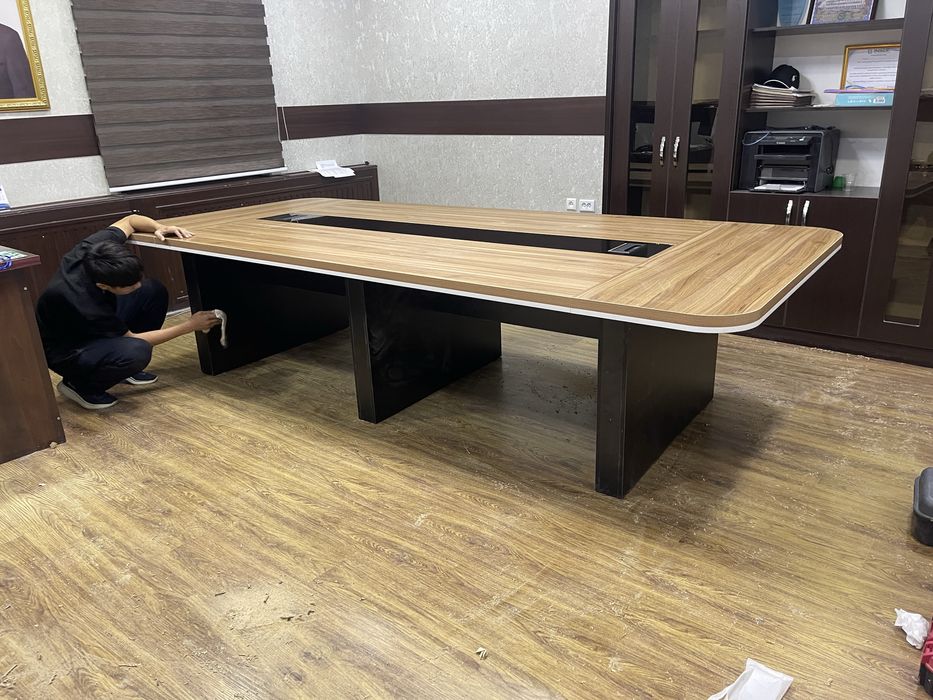 konferensiya. seminar stoli  стол для совещаний стол переговоров