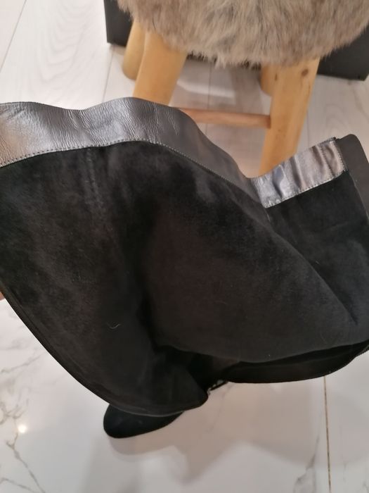 Cizme piele intoarsa, negre, cu toc
